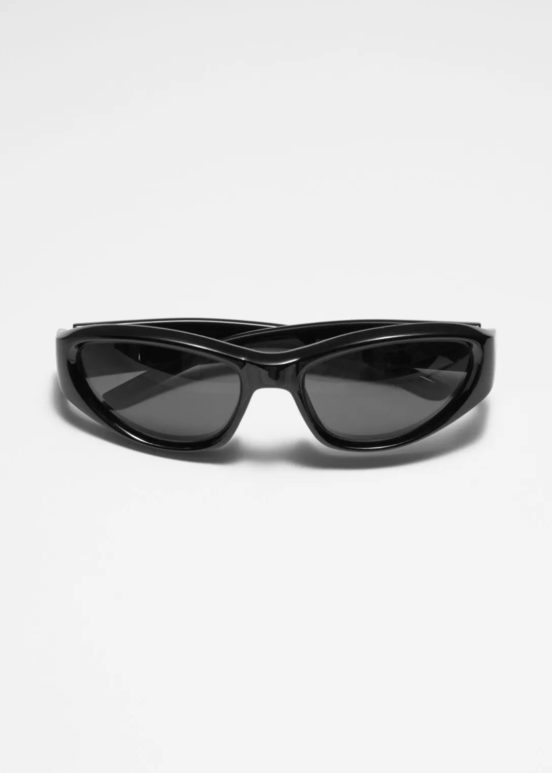 Outlet & Other Stories Curved-Frame Sunglasses Black
