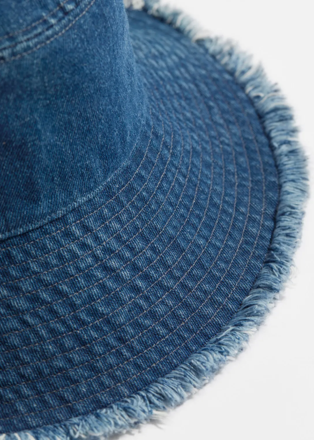 Cheap & Other Stories Fringed Bucket Hat