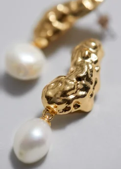 Store & Other Stories Sculpted Pearl Drop Earrings Gold/Pearl