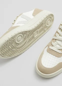 New & Other Stories Veja V-10 Sneakers Beige/White
